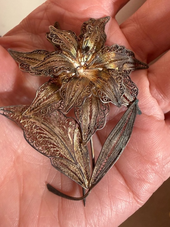 Antique victorian art deco filigree gold wash silver 800 sculpted flower Brooch
